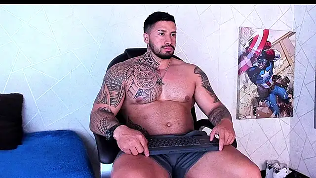 Snapshot of Cristian_Walker chatting on 10/16/25, 12:28 Cristian Walker online show from 10/16/25, 12:28