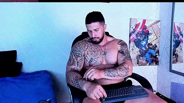 Snapshot of Cristian_Walker chatting on 11/05/25, 10:54 Cristian Walker online show from 11/05/25, 10:54