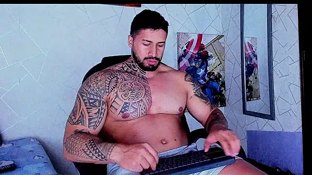 Snapshot of Cristian_Walker chatting on 11/18/25, 12:20 Cristian Walker online show from 11/18/25, 12:20