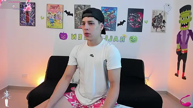 Snapshot of jonathanjoestar_ chatting on 11/03/25, 09:59 jonathanjoestar online show from 11/03/25, 09:59