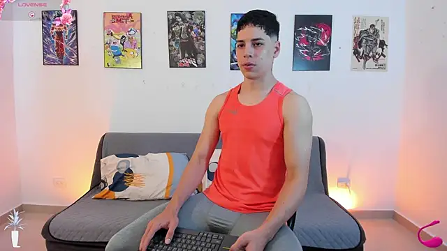 Snapshot of jonathanjoestar_ chatting on 11/11/25, 09:04 jonathanjoestar online show from 11/11/25, 09:04