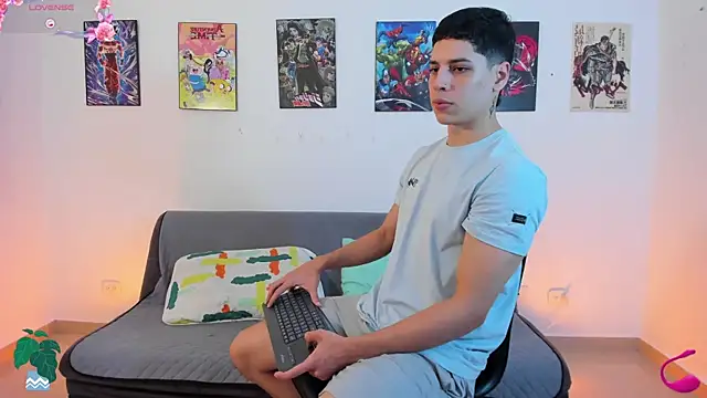 Snapshot of jonathanjoestar_ chatting on 11/21/25, 10:52 jonathanjoestar online show from 11/21/25, 10:52