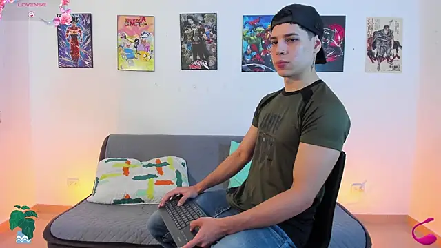 Snapshot of jonathanjoestar_ chatting on 11/23/25, 08:19 jonathanjoestar online show from 11/23/25, 08:19