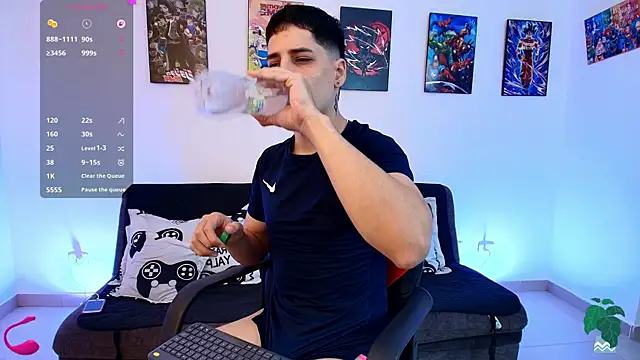 jonathanjoestar  online show from 07/01/26, 10:09