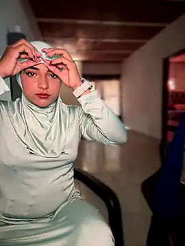 lalilamassu1 online show from 09/24/25, 05:38