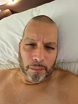 Snapshot of Just2much chatting on 09/17/25, 09:38 Just2much online show from 09/17/25, 09:38