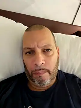 Snapshot of Just2much chatting on 10/09/25, 01:42 Just2much online show from 10/09/25, 01:42