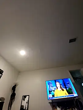 Snapshot of Just2much chatting on 10/20/25, 12:05 Just2much online show from 10/20/25, 12:05