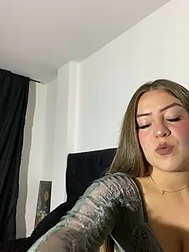 Snapshot of cheryl_cc chatting on 02/13/25, 12:02 cheryl cc online show from 02/13/25, 12:02