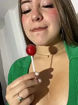 Snapshot of cheryl_cc chatting on 02/13/25, 08:34 cheryl cc online show from 02/13/25, 08:34