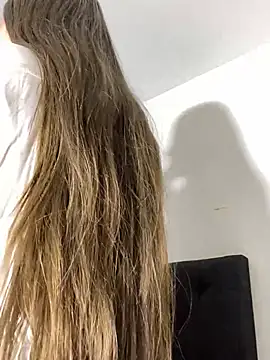 Snapshot of cheryl_cc chatting on 03/02/25, 08:40 cheryl cc online show from 03/02/25, 08:40