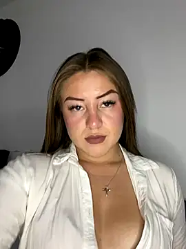 Snapshot of cheryl_cc chatting on 09/13/25, 10:20 cheryl cc online show from 09/13/25, 10:20