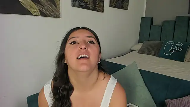 Kathia Morelli online show from 10/21/25, 12:17