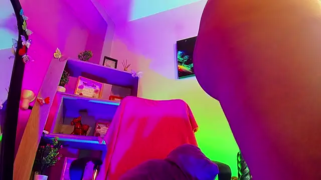 Snapshot of kuromi69 chatting on 09/28/25, 03:56 kuromi69 online show from 09/28/25, 03:56