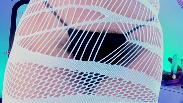 Snapshot of kuromi69 chatting on 10/18/25, 04:26 kuromi69 online show from 10/18/25, 04:26