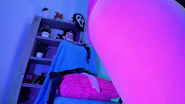 kuromi69 online show from 06/26/26, 05:23