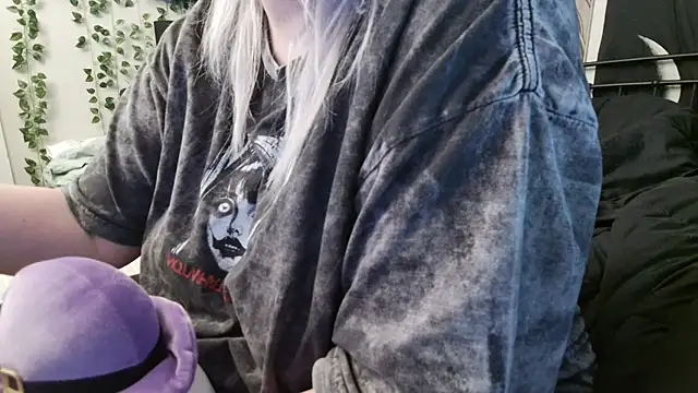 doomednympho online show from 11/11/25, 08:42