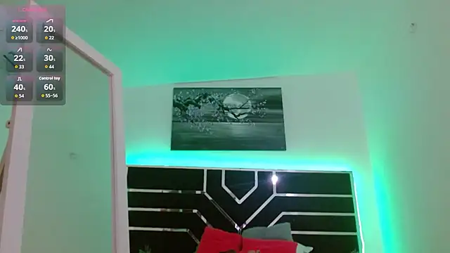 Snapshot of -MiaDelight- chatting on 10/29/25, 02:52 -MiaDelight- online show from 10/29/25, 02:52