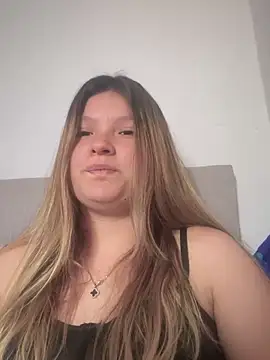 Snapshot of ASLY_MULLERHOT chatting on 12/20/24, 05:29 ASLY MULLERHOT online show from 12/20/24, 05:29