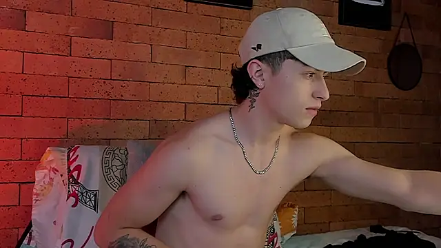 Snapshot of Ares_Dickson chatting on 01/02/25, 03:05 Ares Dickson online show from 01/02/25, 03:05