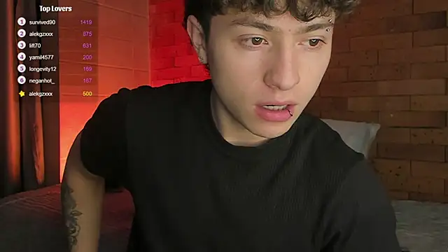 Snapshot of Ares_Dickson chatting on 01/09/25, 02:33 Ares Dickson online show from 01/09/25, 02:33