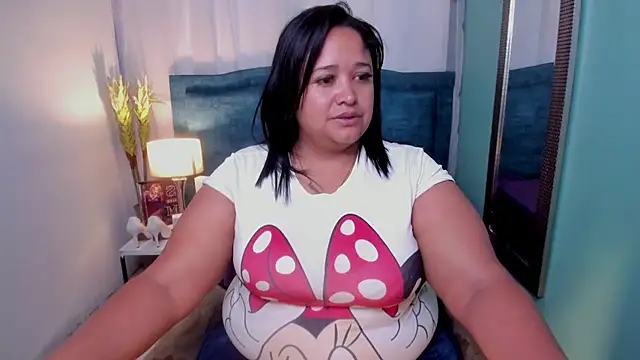 Busty Juicy online show from 02/05/25, 11:23