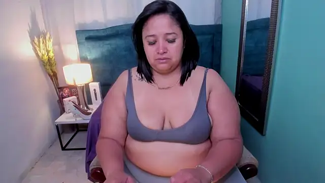 Busty Juicy online show from 02/24/25, 11:32