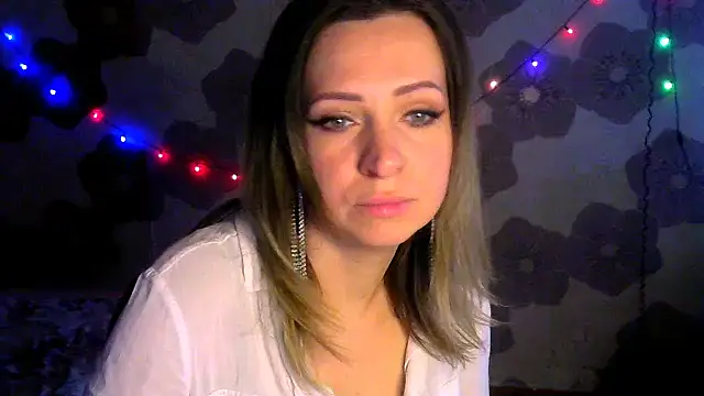 Snapshot of Queen_Daenerys chatting on 10/07/25, 09:39 Queen Daenerys online show from 10/07/25, 09:39