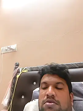 vini1754 online show from 10/24/25, 08:05