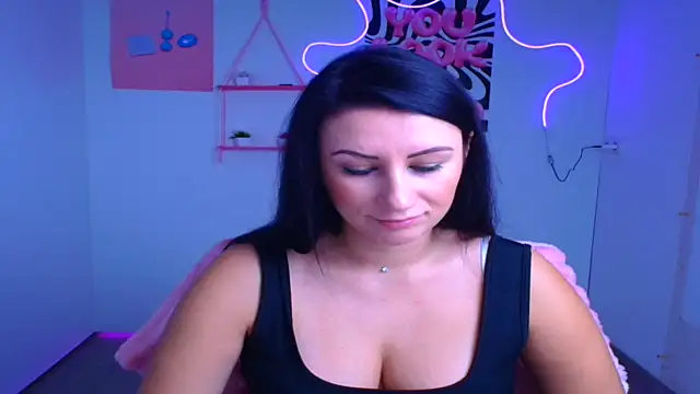 Snapshot of Loren_Moa chatting on 10/20/25, 11:54 Loren Moa online show from 10/20/25, 11:54