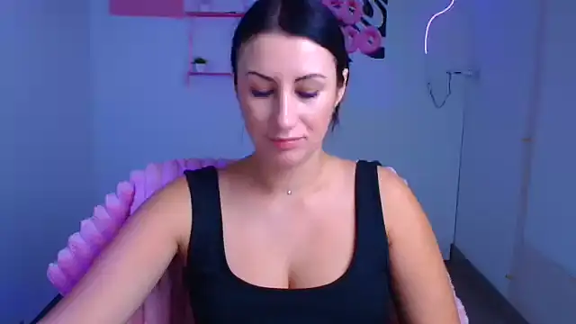 Snapshot of Loren_Moa chatting on 10/24/25, 11:50 Loren Moa online show from 10/24/25, 11:50