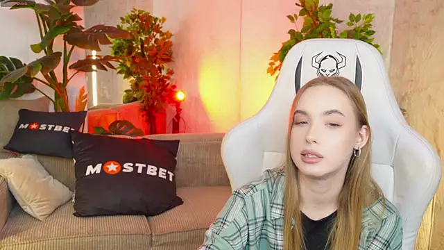 Linda054 online show from 12/14/24, 06:09