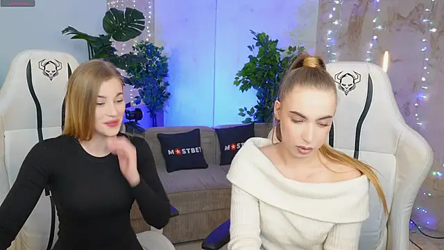 Linda054 online show from 12/17/24, 11:39