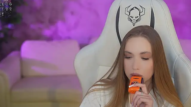 Linda054 online show from 02/18/25, 12:59