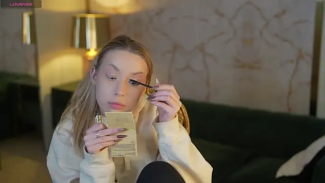 Linda054 online show from 09/30/25, 12:59