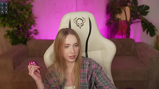 Linda054 online show from 10/27/25, 08:24