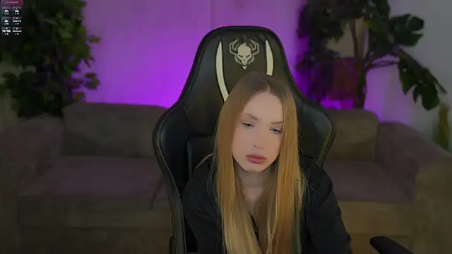 Linda054 online show from 11/02/25, 01:41