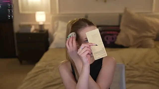 Linda054 online show from 11/19/25, 01:27