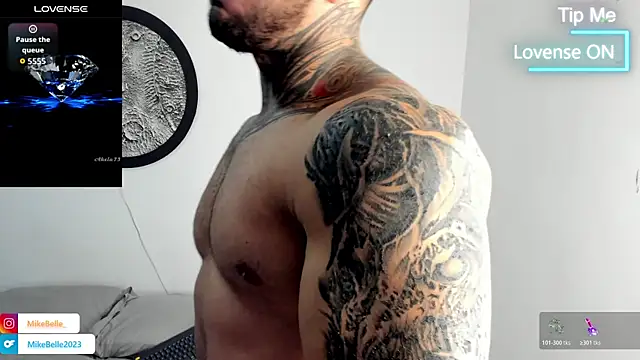 Snapshot of mike_belle chatting on 12/15/25, 11:53 mike belle online show from 12/15/25, 11:53