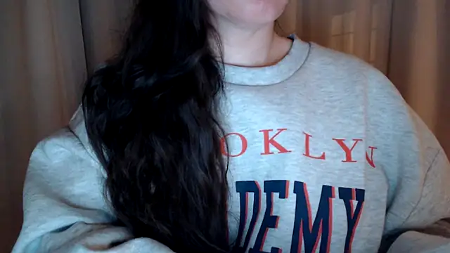 Snapshot of Sandysecret chatting on 10/28/25, 09:06 Sandysecret online show from 10/28/25, 09:06