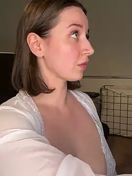 Snapshot of nerdynina chatting on 02/04/25, 03:33 nerdynina online show from 02/04/25, 03:33