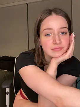Snapshot of nerdynina chatting on 02/20/25, 12:30 nerdynina online show from 02/20/25, 12:30