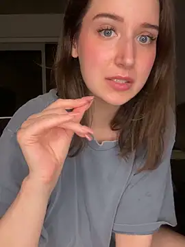 Snapshot of nerdynina chatting on 10/29/25, 12:24 nerdynina online show from 10/29/25, 12:24