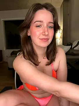 Snapshot of nerdynina chatting on 11/14/25, 12:20 nerdynina online show from 11/14/25, 12:20