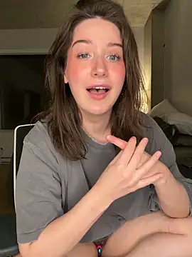 Snapshot of nerdynina chatting on 11/16/25, 12:38 nerdynina online show from 11/16/25, 12:38