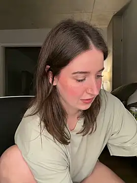 Snapshot of nerdynina chatting on 11/20/25, 12:44 nerdynina online show from 11/20/25, 12:44