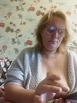 Forest-Lady online show from 10/23/25, 07:07