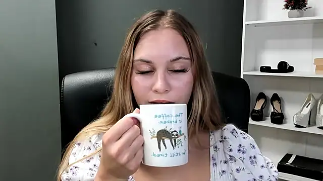 kitty valeria online show from 06/20/26, 07:11