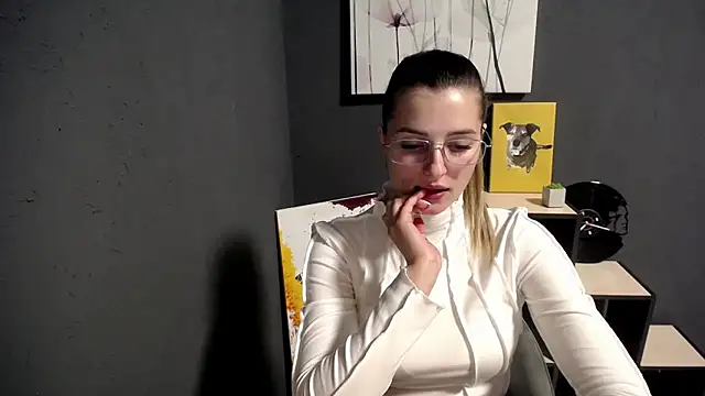 lady olivia  online show from 10/06/25, 02:25