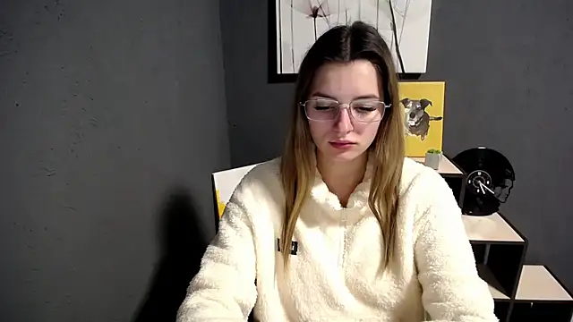 lady olivia  online show from 10/27/25, 01:37